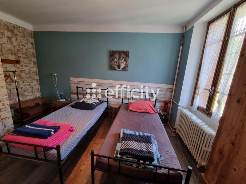 Maison - 145 m² - 10 pièces