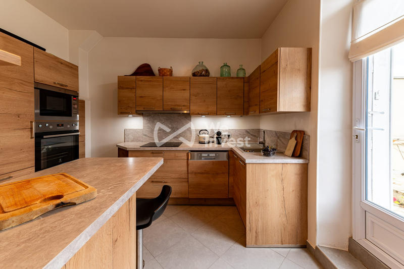 Maison - 195 m² - 9 pièces