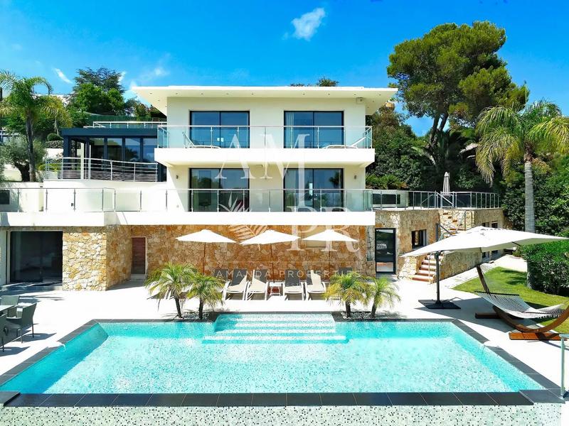Villa - 230 m² - 8 pièces