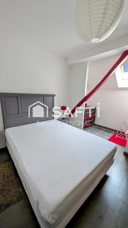 Maison - 235 m² - 8 pièces