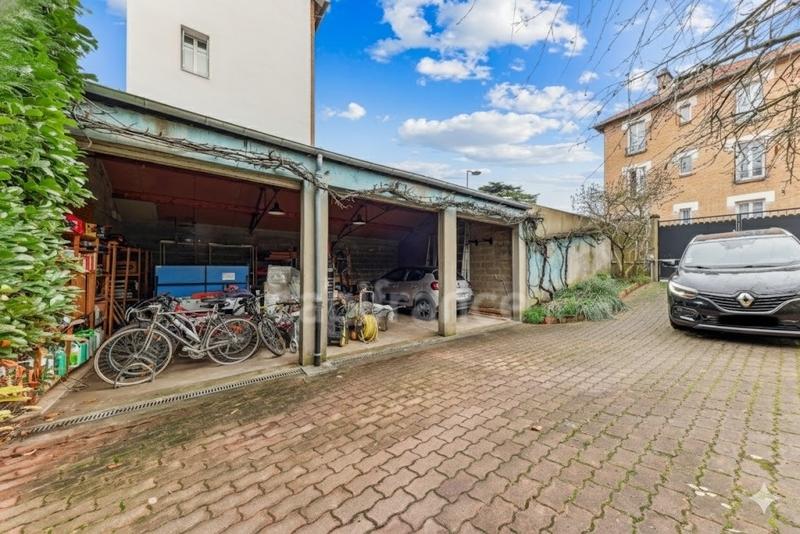 Maison - 200 m² - 8 pièces