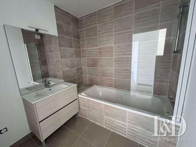 Appartement - 75 m² - 3 pièces