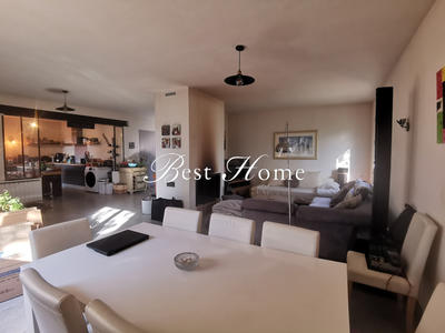 Maison - 142 m² - 4 pièces