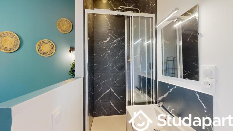 Chambre - 9 m² - 1 pièce