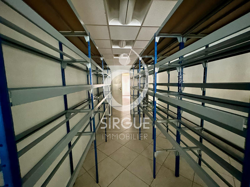 Bureau - 105 m² - 6 pièces