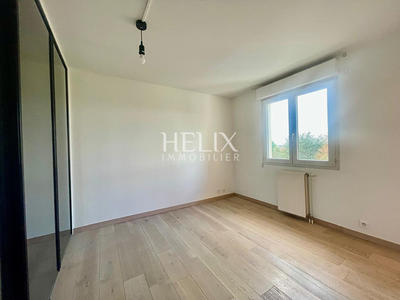 Appartement - 92 m² - 5 pièces