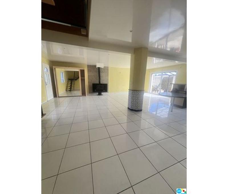 Maison - 203 m² - 6 pièces