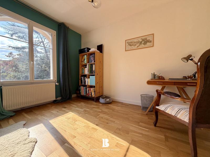 Maison - 180 m² - 8 pièces