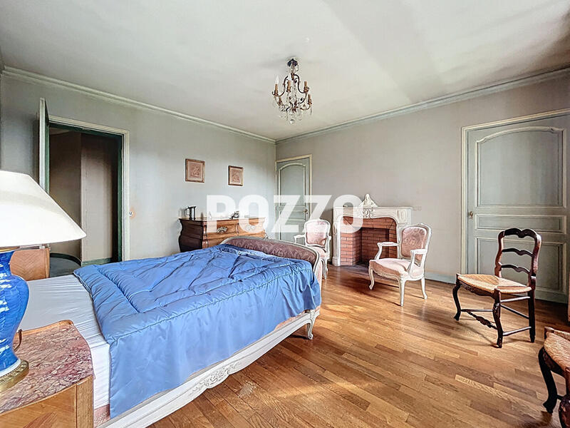 Maison - 276 m² - 10 pièces