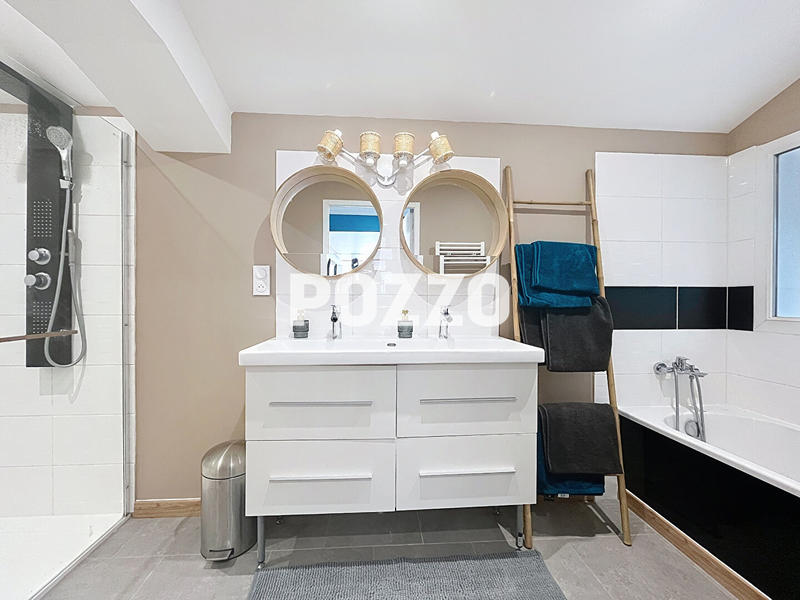 Immeuble - 8 pièces