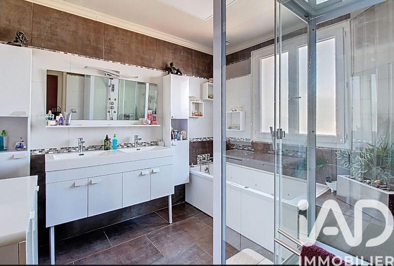 Maison - 143 m² - 5 pièces