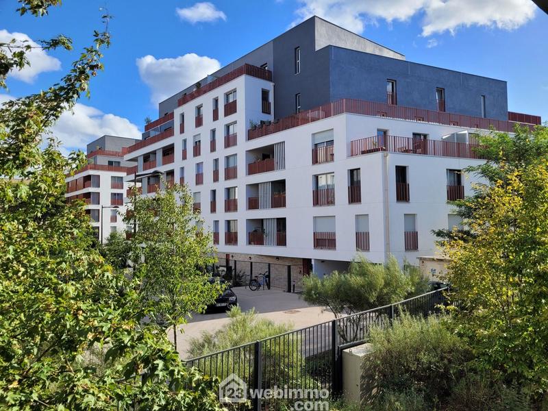 Appartement - 100 m² - 5 pièces