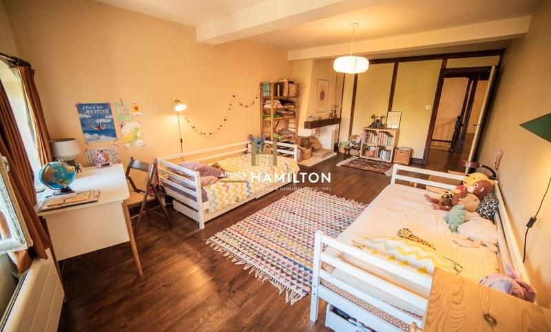 Propriété - 378 m² - 10 pièces