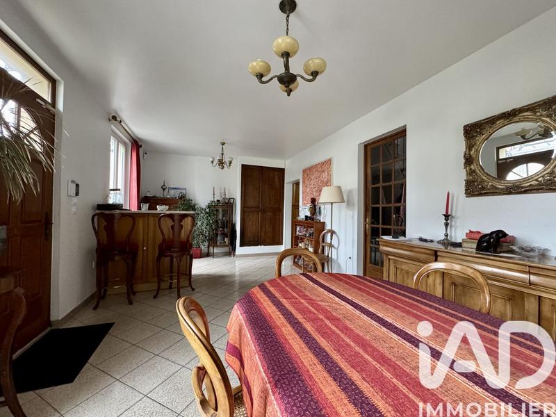 Maison - 121 m² - 8 pièces