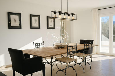 Maison - 331 m² - 8 pièces