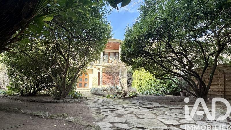 Maison de maîtres - 264 m² - 10 pièces