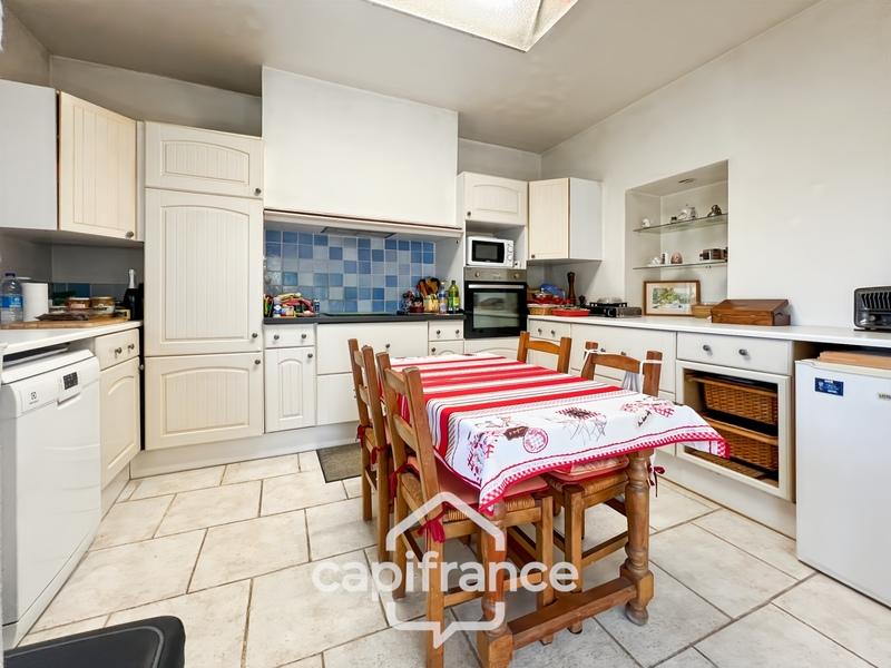 Mas - 201 m² - 6 pièces