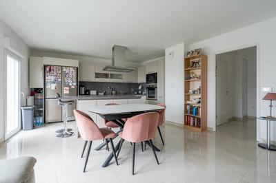 Appartement - 90 m² - 4 pièces