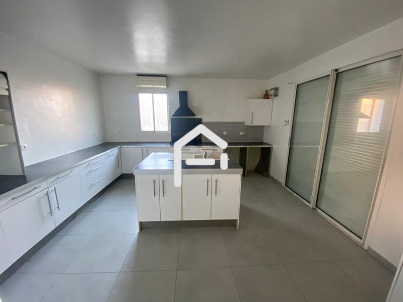 Maison - 258 m² - 8 pièces