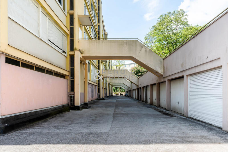 Parking / Garage - 15 m²