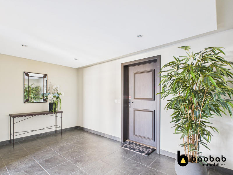 Appartement - 100 m² - 4 pièces