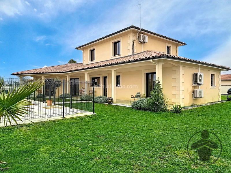 Maison - 170 m² - 6 pièces