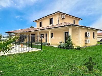 Maison - 170 m² - 6 pièces