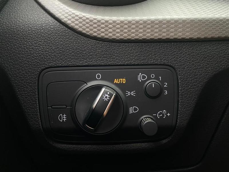 Audi Q2 Design 1.0 Tfsi 116cv Clim Bizone/Gps/Radars Ar/Bluetooth