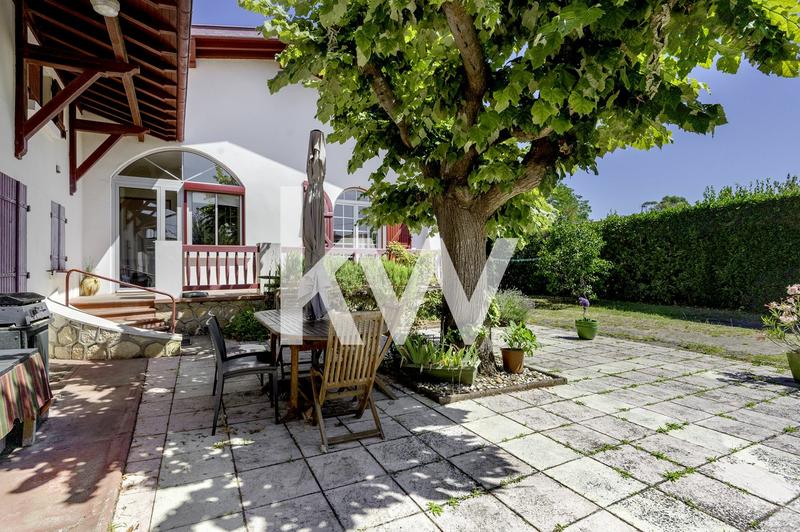 Maison - 225 m² - 6 pièces