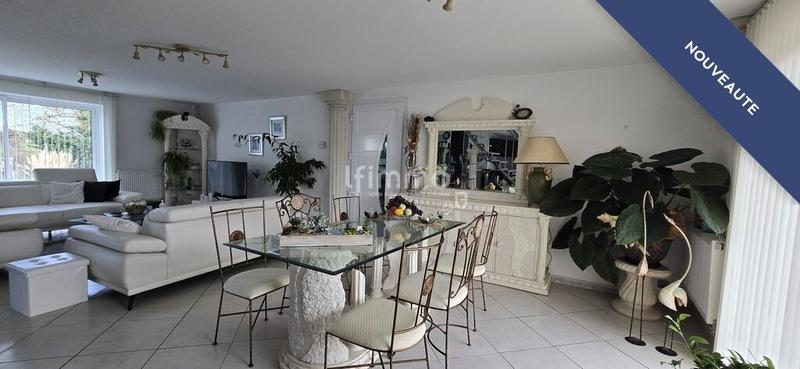 Maison - 232 m² - 6 pièces