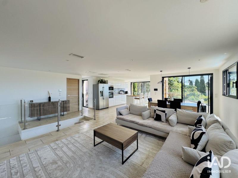 Maison - 150 m² - 4 pièces