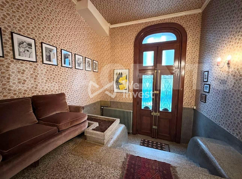 Maison - 309 m² - 12 pièces