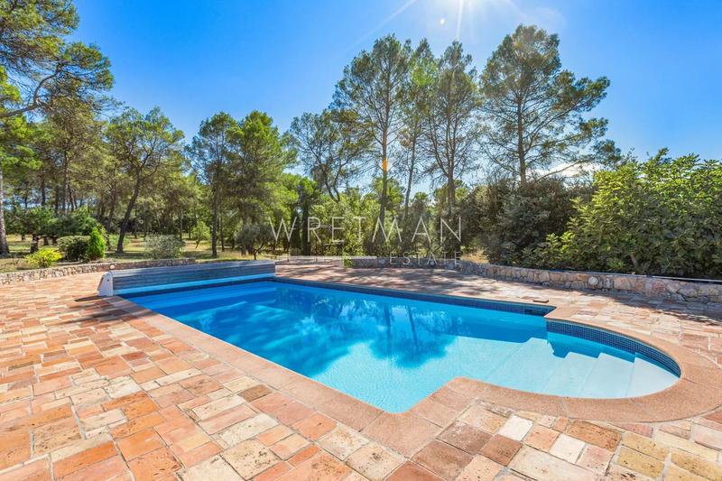 Propriété - 340 m² - 9 pièces