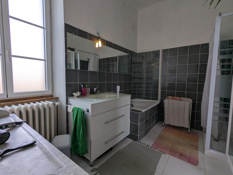 Maison - 250 m² - 10 pièces