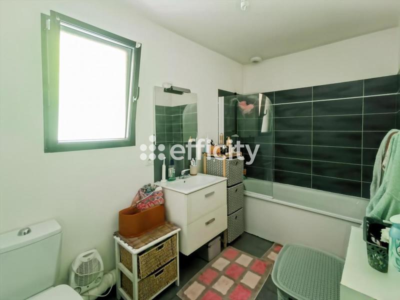 Maison - 232 m² - 12 pièces