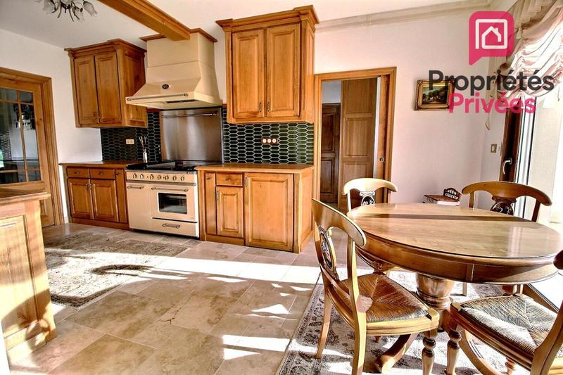 Propriété - 195 m² - 7 pièces