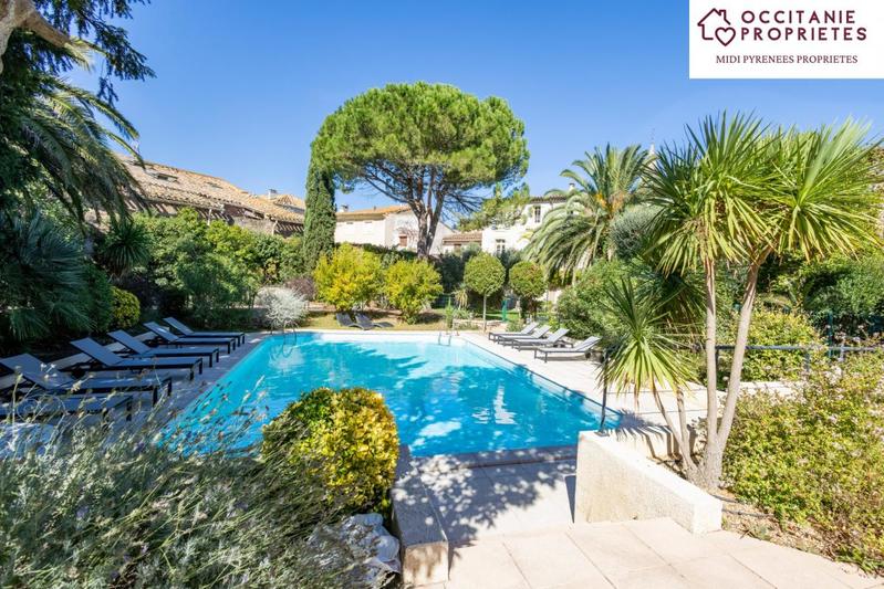 Maison de maîtres - 540 m² - 13 pièces