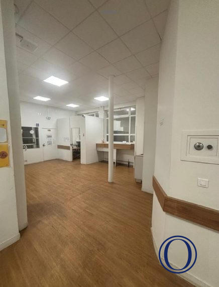 Local commercial - 185 m²