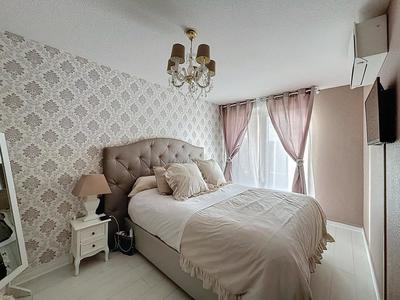 Appartement - 93 m² - 4 pièces