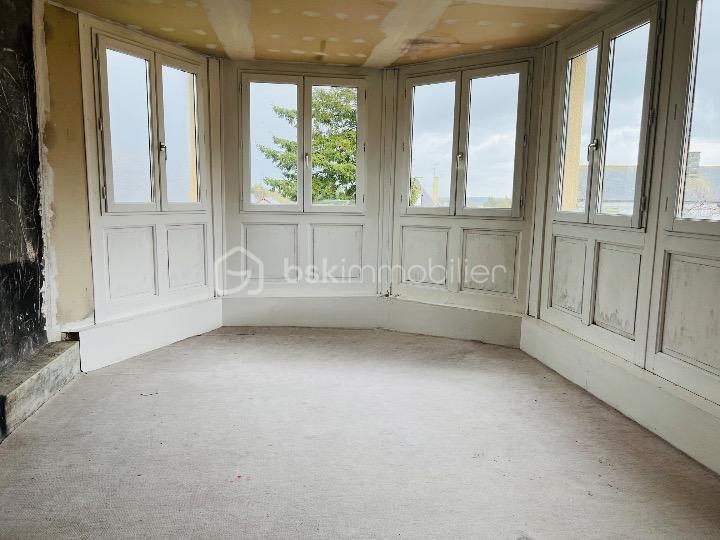 Maison - 274 m² - 10 pièces