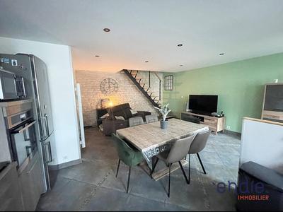 Maison - 93 m² - 5 pièces