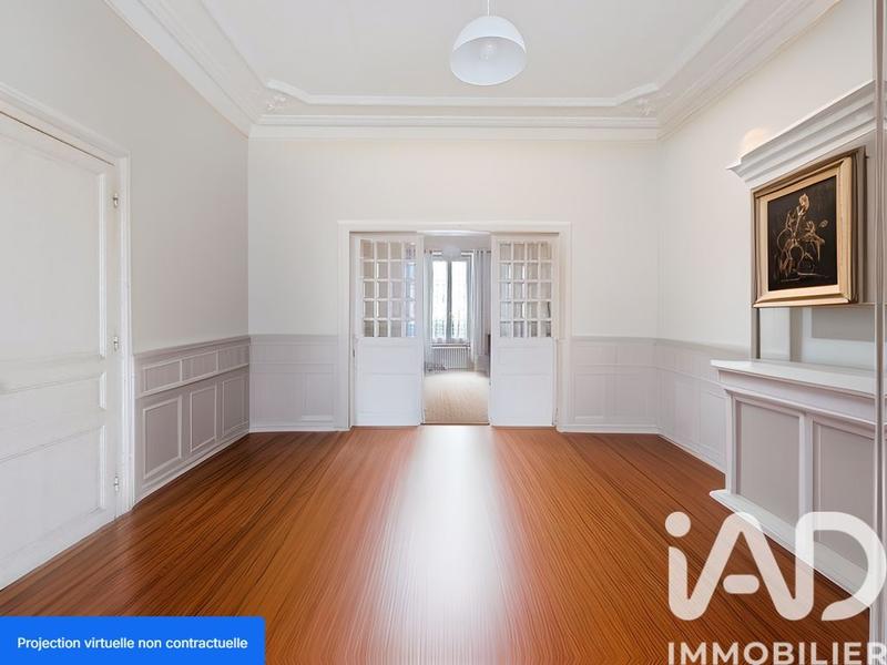 Maison - 240 m² - 11 pièces