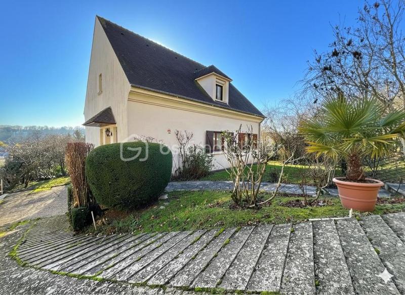 Maison traditionnelle - 152 m² - 7 pièces