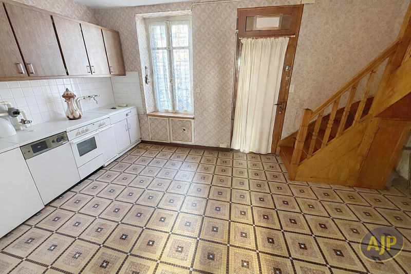 Maison - 177 m² - 9 pièces