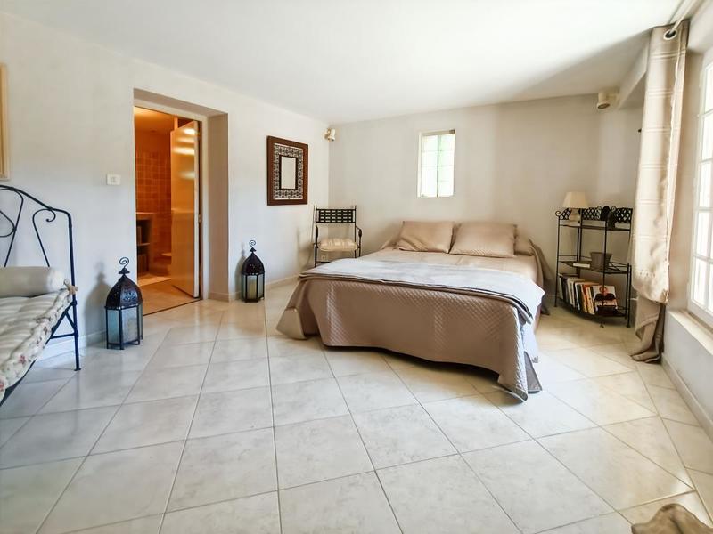 Maison - 262 m² - 8 pièces