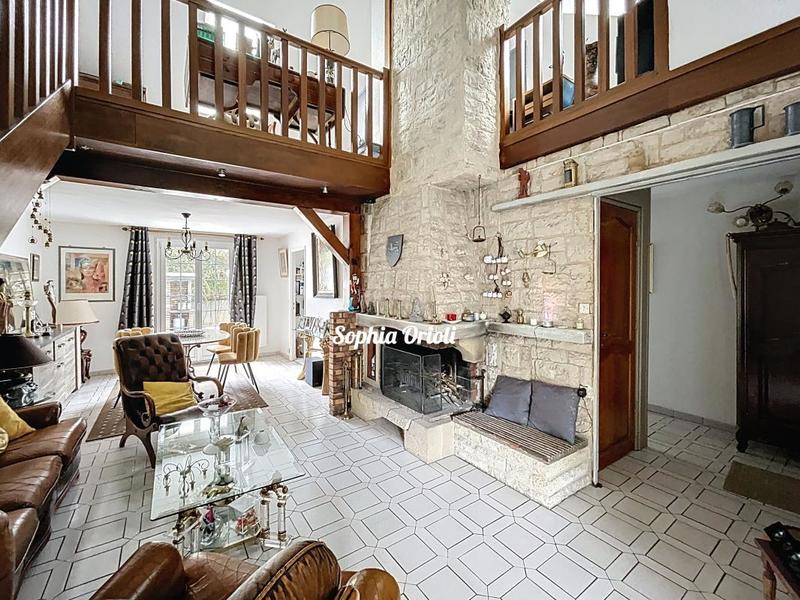 Maison - 185 m² - 5 pièces