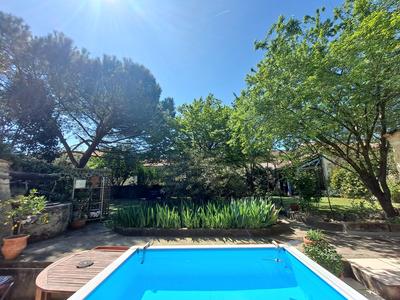 Maison - 180 m² - 6 pièces