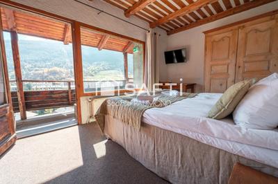 Local commercial - 1 074 m² - 30 pièces