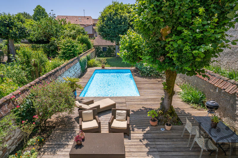 Maison - 235 m² - 7 pièces