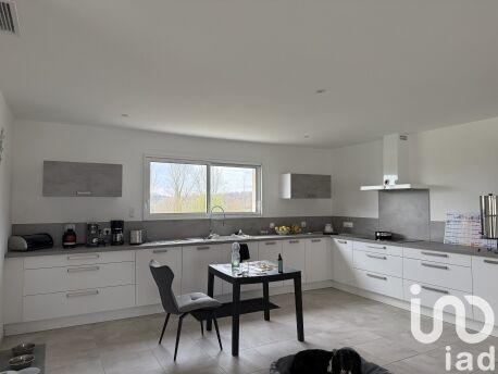 Maison - 325 m² - 8 pièces